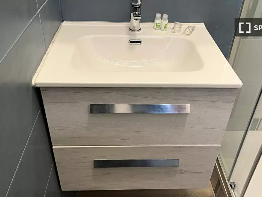 Immagine 4 di Camera condivisa in affitto  in Via Cerreto di Spoleto a Roma