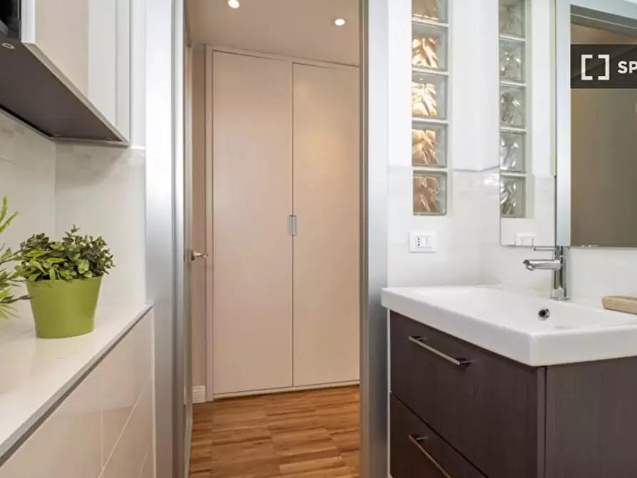 Immagine 2 di Ufficio in affitto  in Via Paolo Frisi a Milano