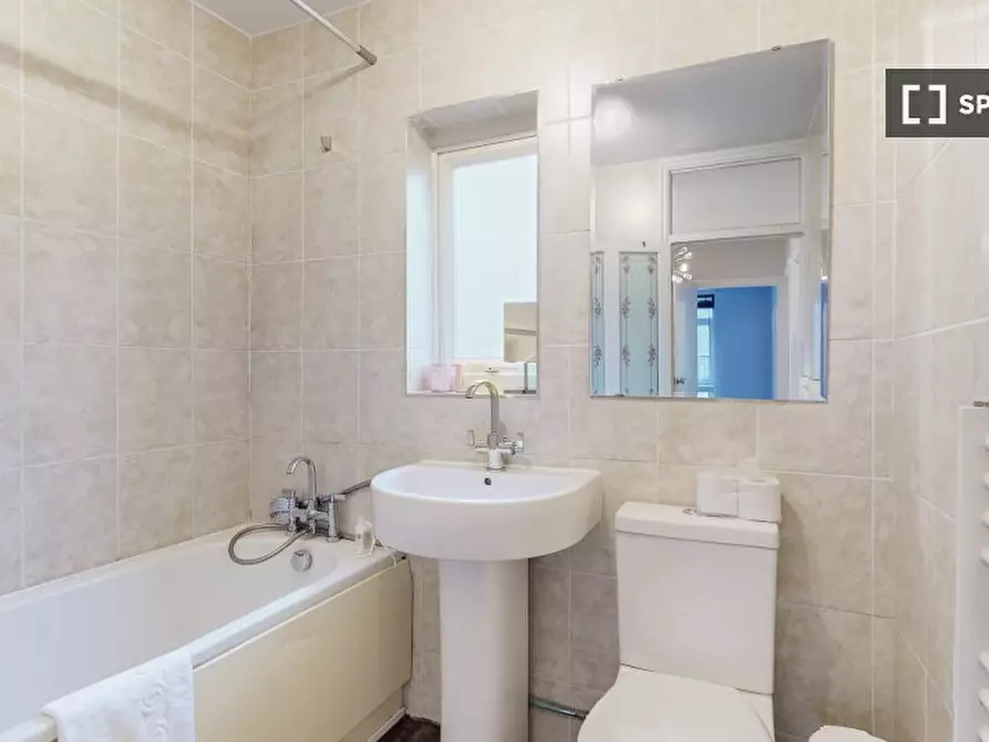 Immagine 5 di Appartamento in affitto  in Roman Rd a East Ham
