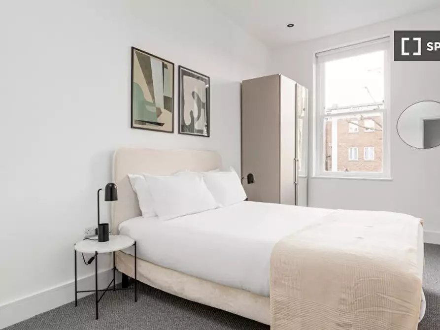 Immagine 9 di Appartamento in affitto  in a Russell Gardens a Hammersmith