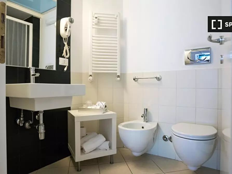 Immagine 9 di Camera condivisa in affitto  in Via Ugolino Cavalcabò a Roma