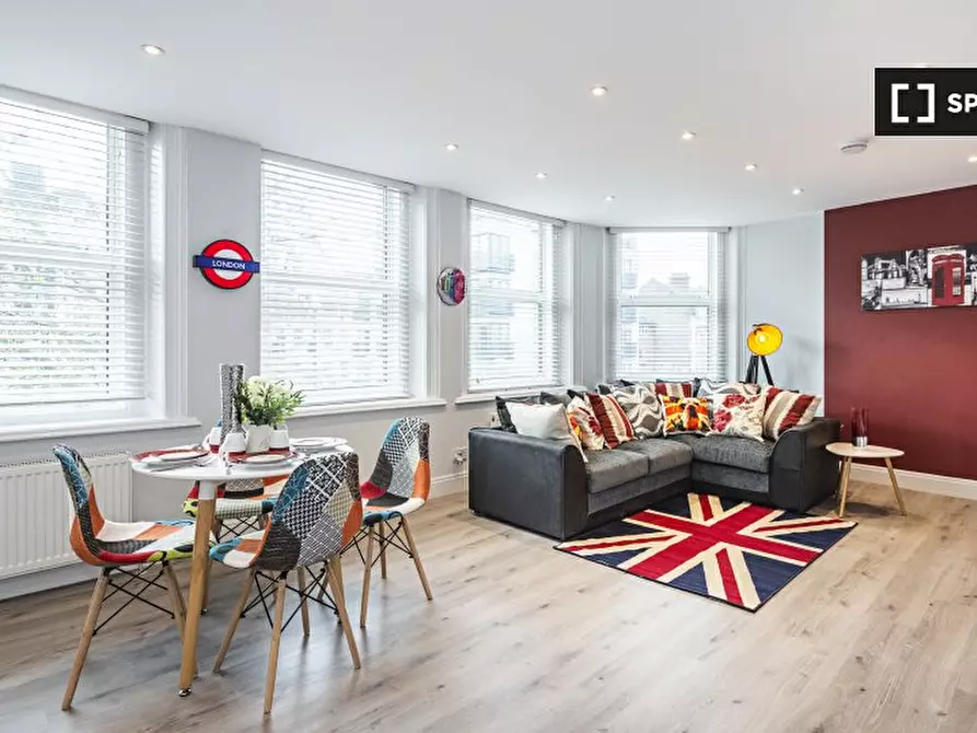 Immagine 3 di Appartamento in affitto  in Kilburn High Rd a Camden Town