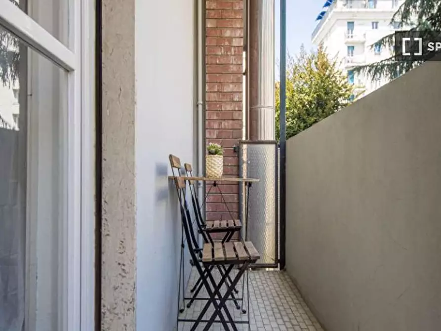 Immagine 2 di Camera condivisa in affitto  in Viale Legioni Romane Milan a Milano