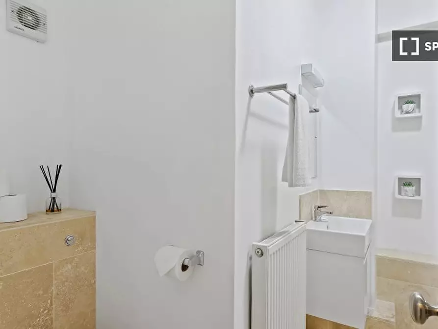 Immagine 4 di Appartamento in affitto  in Vincent St a 