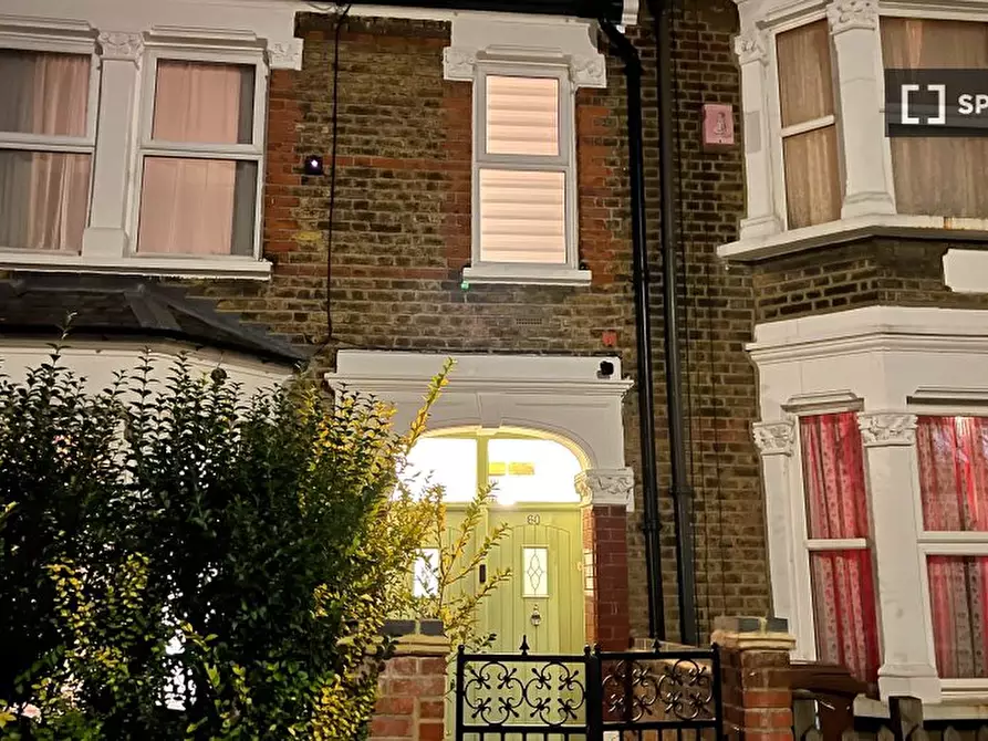 Immagine 7 di Appartamento in affitto  in Spruce Hills Rd a Walthamstow