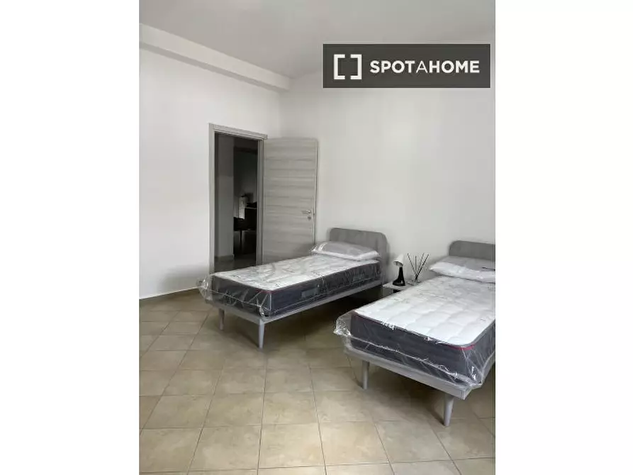 Immagine 2 di Camera condivisa in affitto  in Via Giuseppe Verdi a Locate Di Triulzi