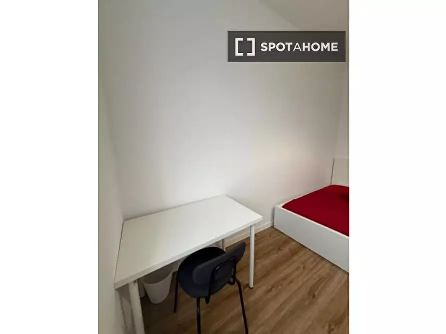 Immagine 19 di Camera condivisa in affitto  in Piazza di S. Jacopino a Firenze