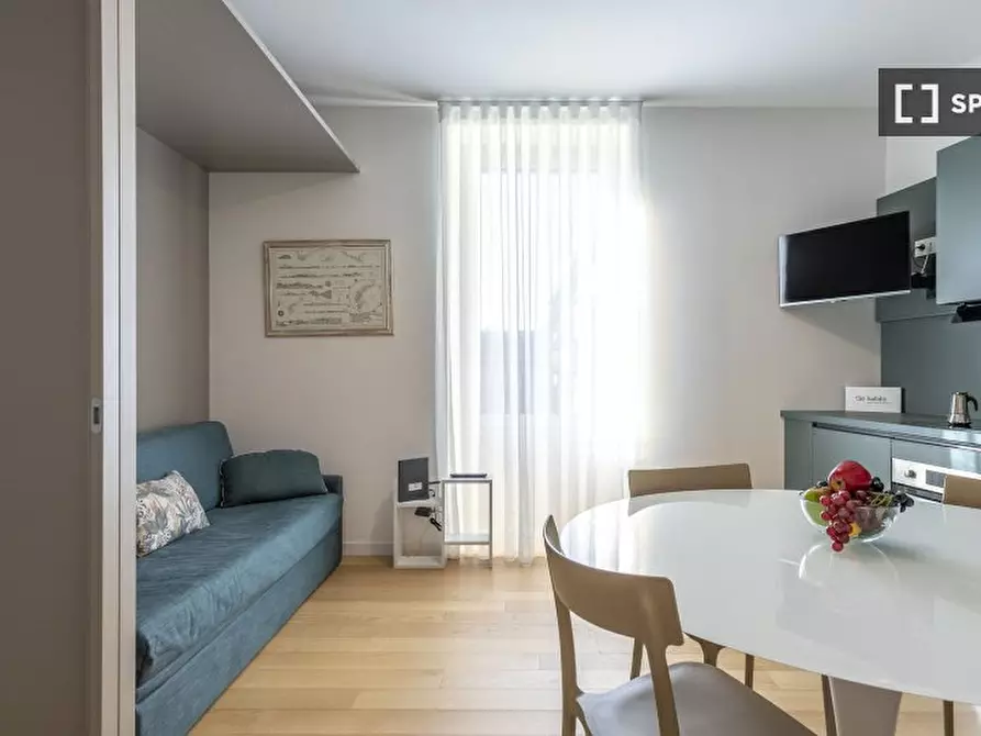 Immagine 1 di Ufficio in affitto  in Via Errico Petrella a Milano