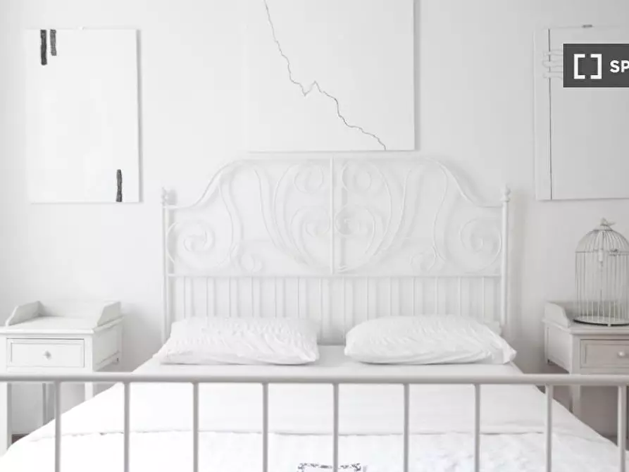 Immagine 1 di Camera condivisa in affitto  in Viale Glorioso a Roma