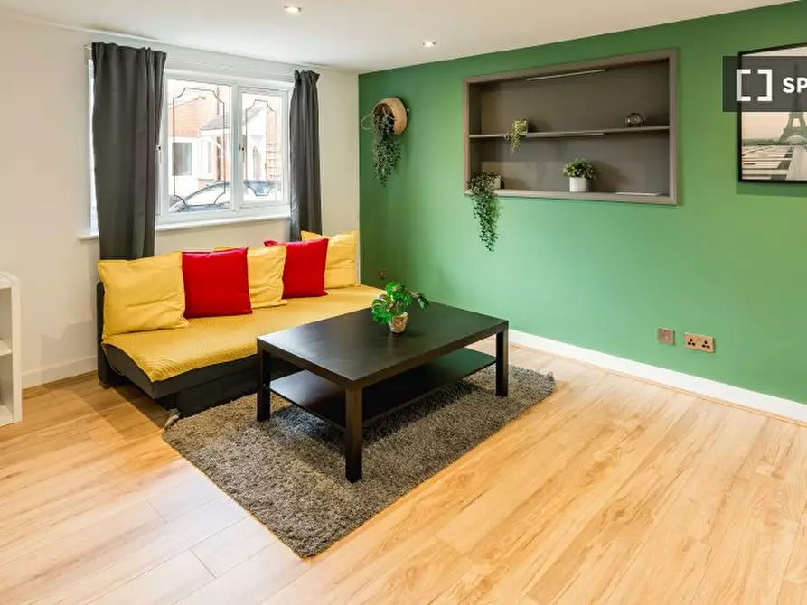 Immagine 2 di Appartamento in affitto  in Redford Cl a Hounslow