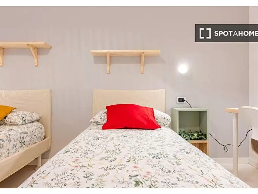 Immagine 2 di Camera condivisa in affitto  in Via Assietta a Milano