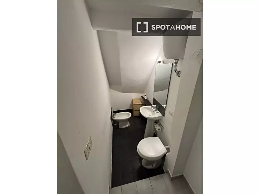 Immagine 5 di Ufficio in affitto  in Via di Monserrato a Roma