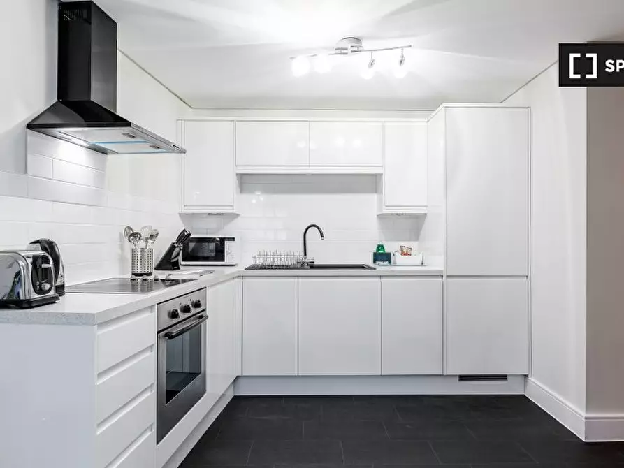 Immagine 7 di Appartamento in affitto  in Marina Pl a Kingston Upon Thames