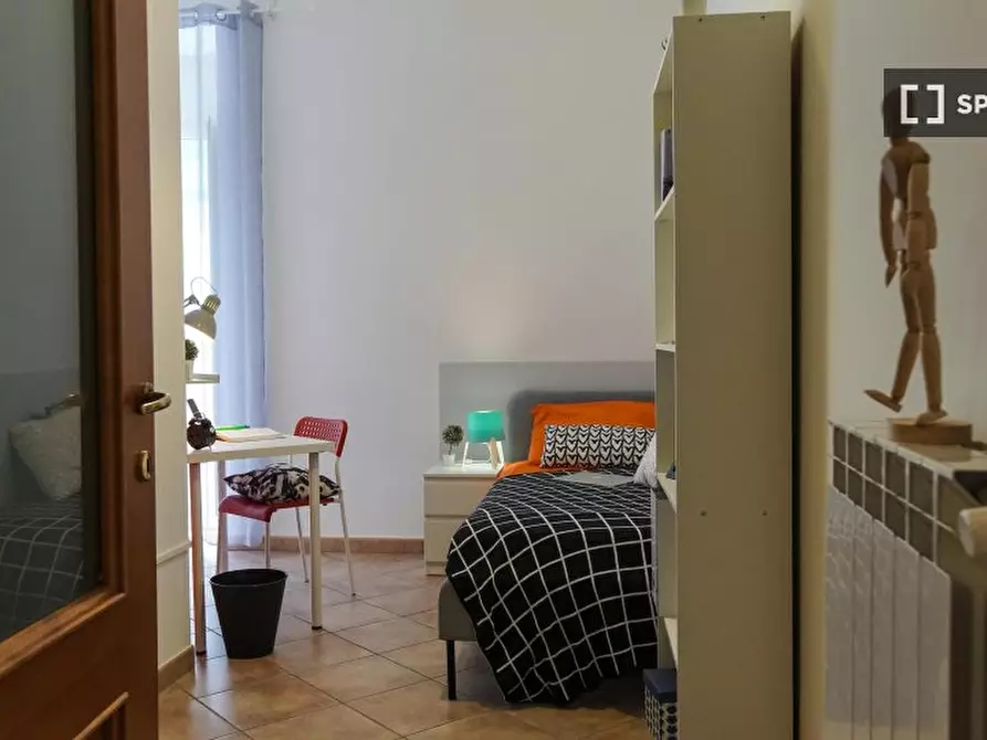 Immagine 3 di Camera condivisa in affitto  in Via Pignasecca n. a Napoli