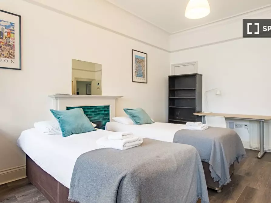 Immagine 17 di Camera condivisa in affitto  in nd Floor Apartment a Kensington