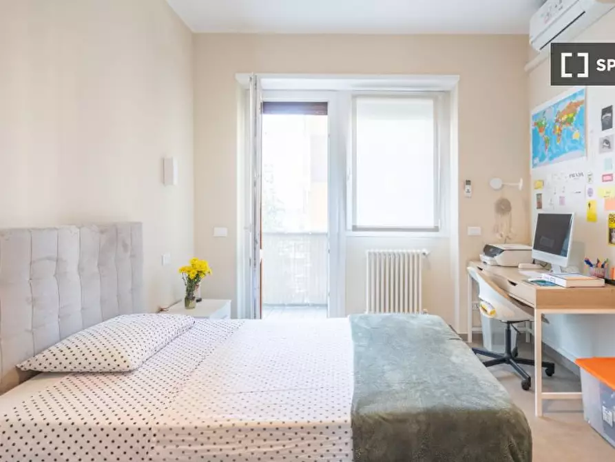 Immagine 2 di Camera condivisa in affitto  in Via Giovanni Battista Piranesi a Milano