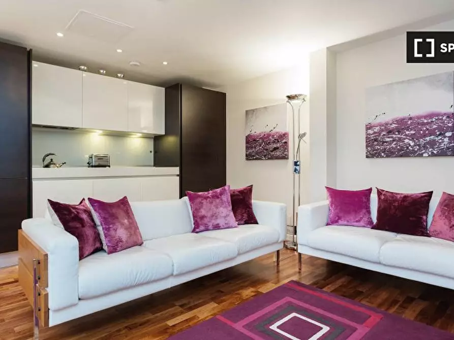 Immagine 3 di Appartamento in affitto  in Lamb's Passage a Islington