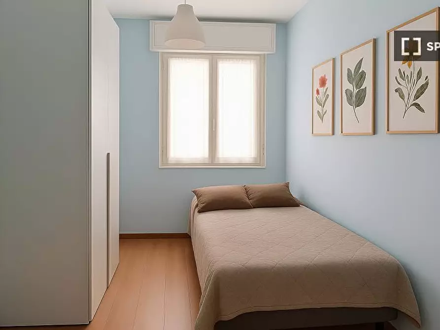 Immagine 1 di Camera condivisa in affitto  in Via Privata Belgirate a Milano