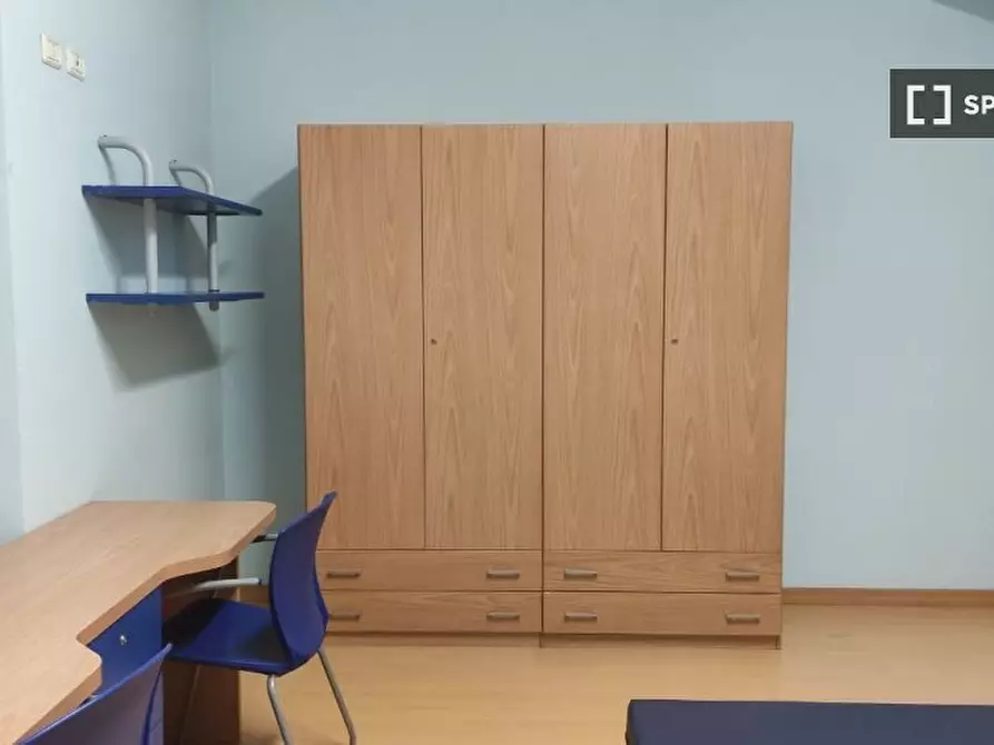 Immagine 2 di Camera condivisa in affitto  in Via Anton Giulio Barrili a Milano