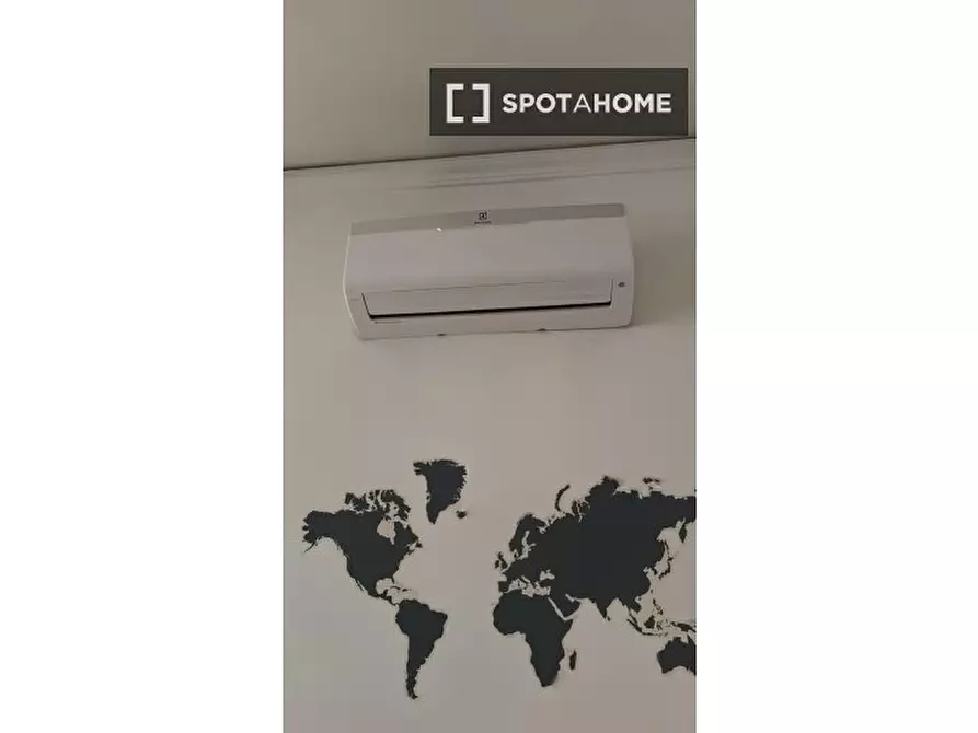 Immagine 8 di Camera condivisa in affitto  in Salita Pontecorvo a Napoli