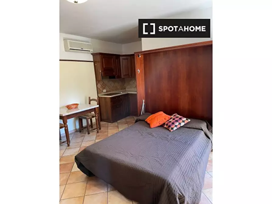 Immagine 3 di Ufficio in affitto  in Via Tuscolana a Roma