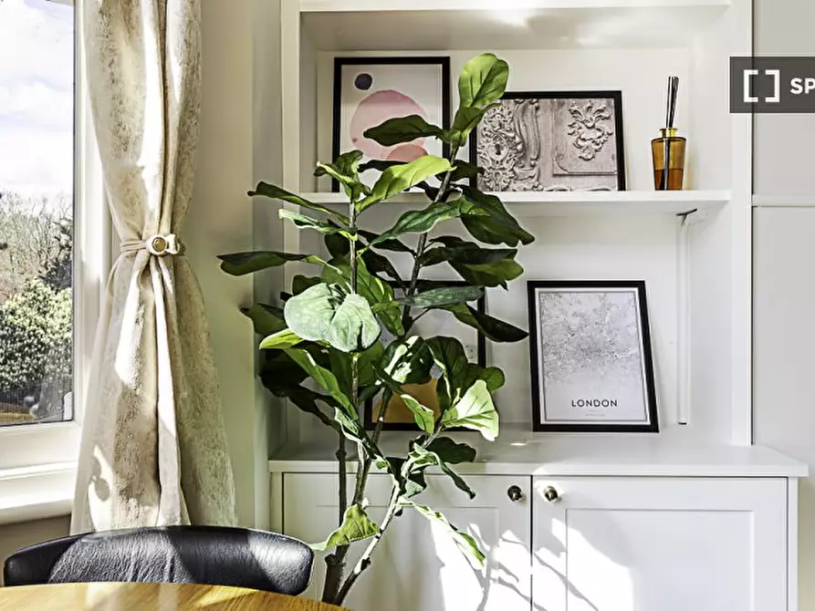 Immagine 13 di Appartamento in affitto  in Fulham Palace Road a Hammersmith