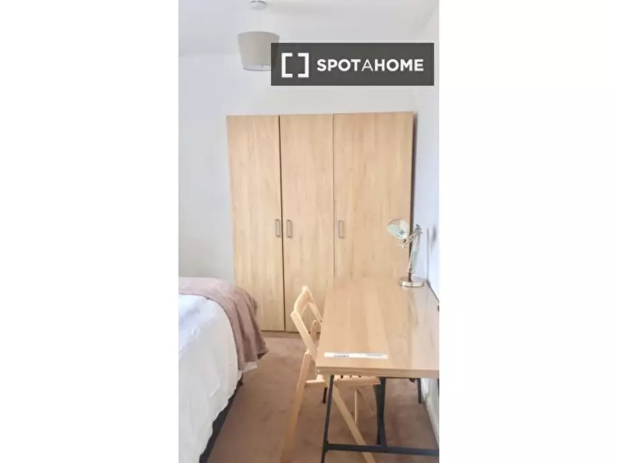 Immagine 11 di Camera condivisa in affitto  in Fulham Ct a Hammersmith