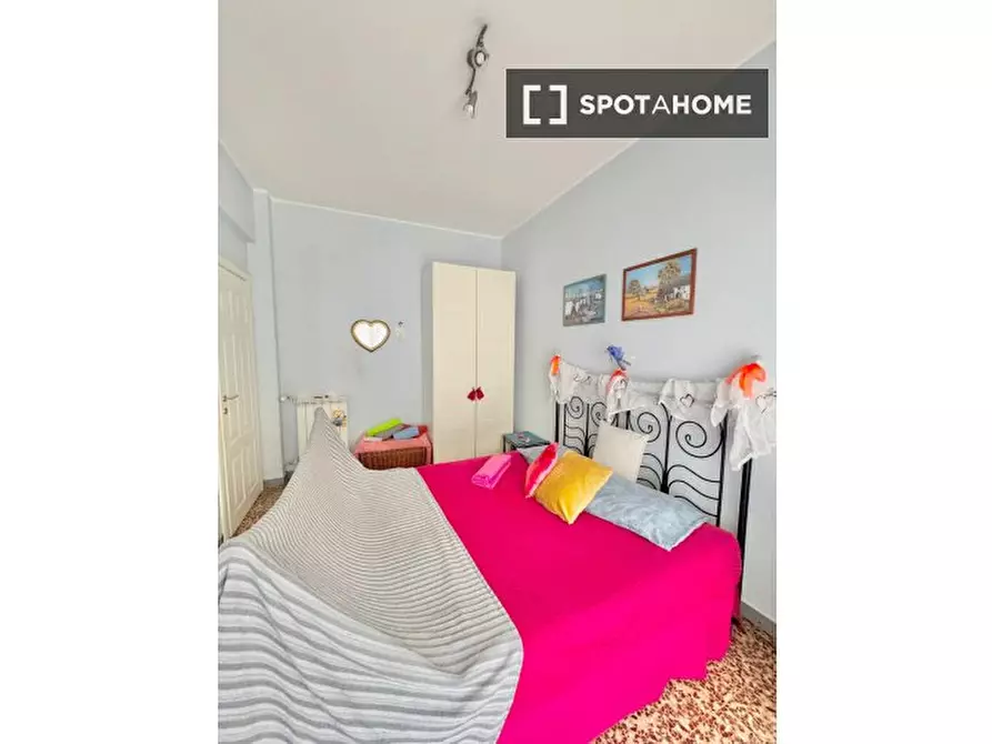 Immagine 2 di Camera condivisa in affitto  in Via Mogadiscio a Genova