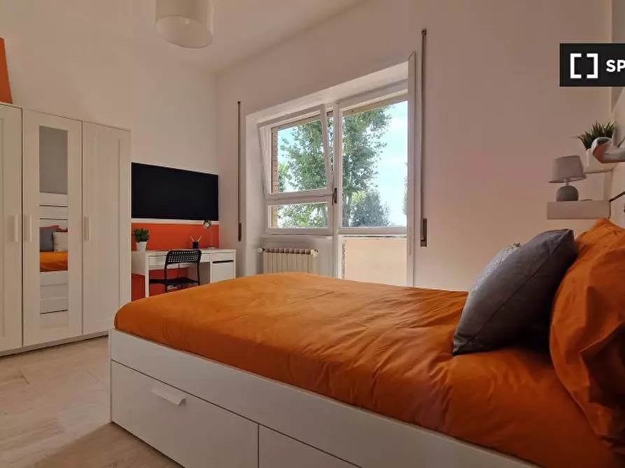 Immagine 9 di Camera condivisa in affitto  in Lungotevere di Pietra Papa a Roma