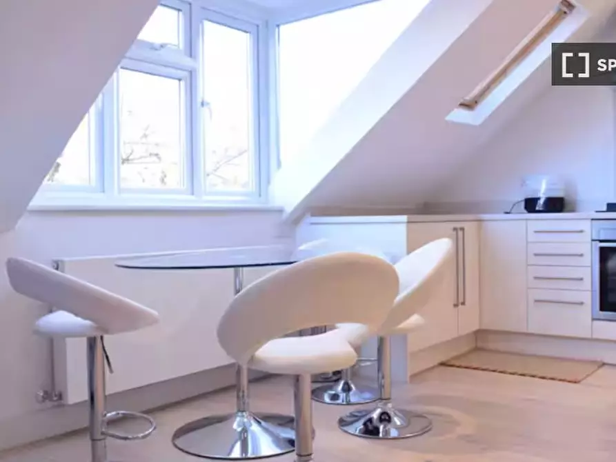 Immagine 6 di Appartamento in affitto  in flat a Camden Town