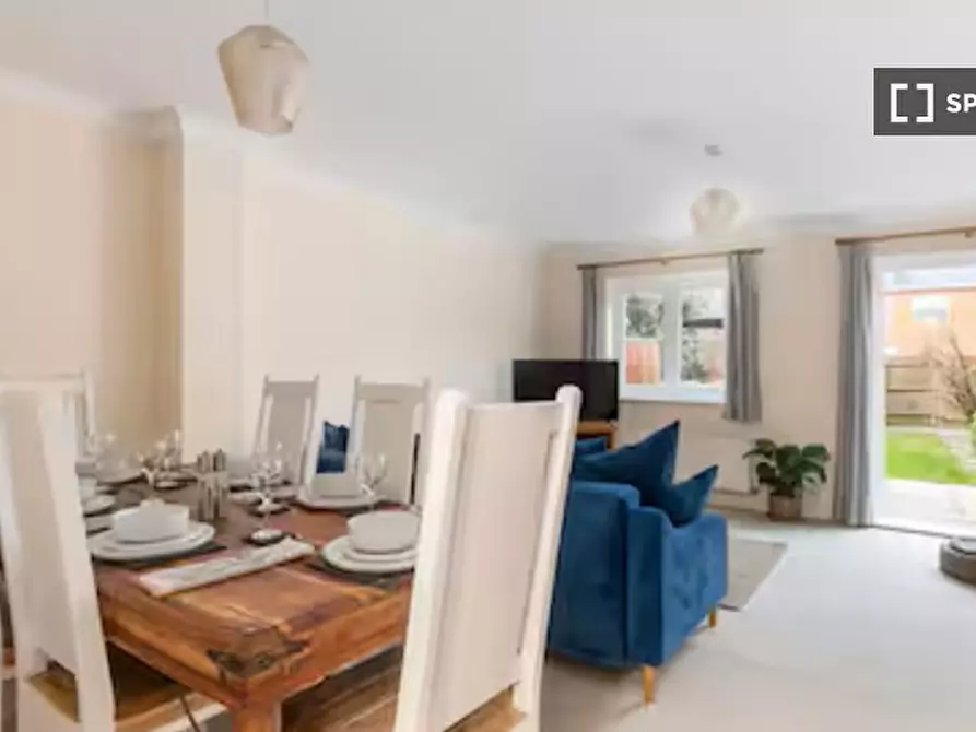 Immagine 2 di Appartamento in affitto  in Powell Gardens a Reigate and Banstead