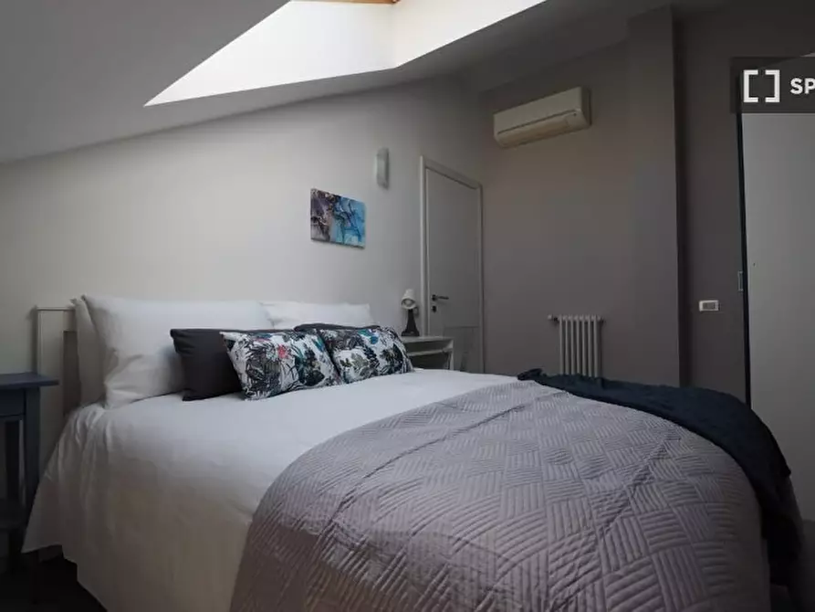 Immagine 1 di Camera condivisa in affitto  in Via Santa Chiara a Torino