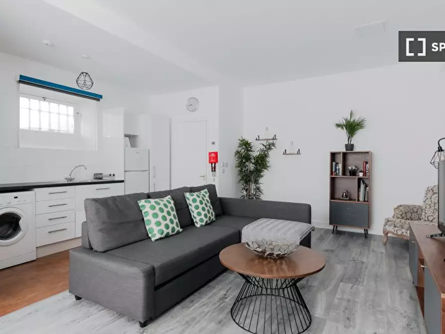 Immagine 12 di Appartamento in affitto  in Lower Ground a Kensington