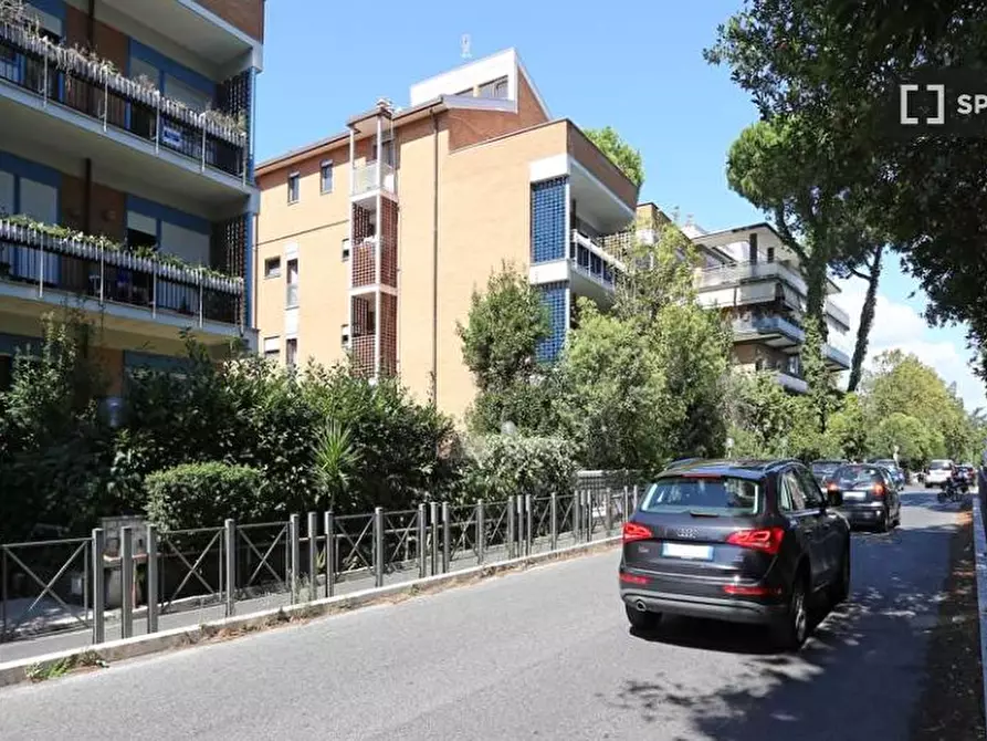 Immagine 14 di Camera condivisa in affitto  in Via della Camilluccia a Roma