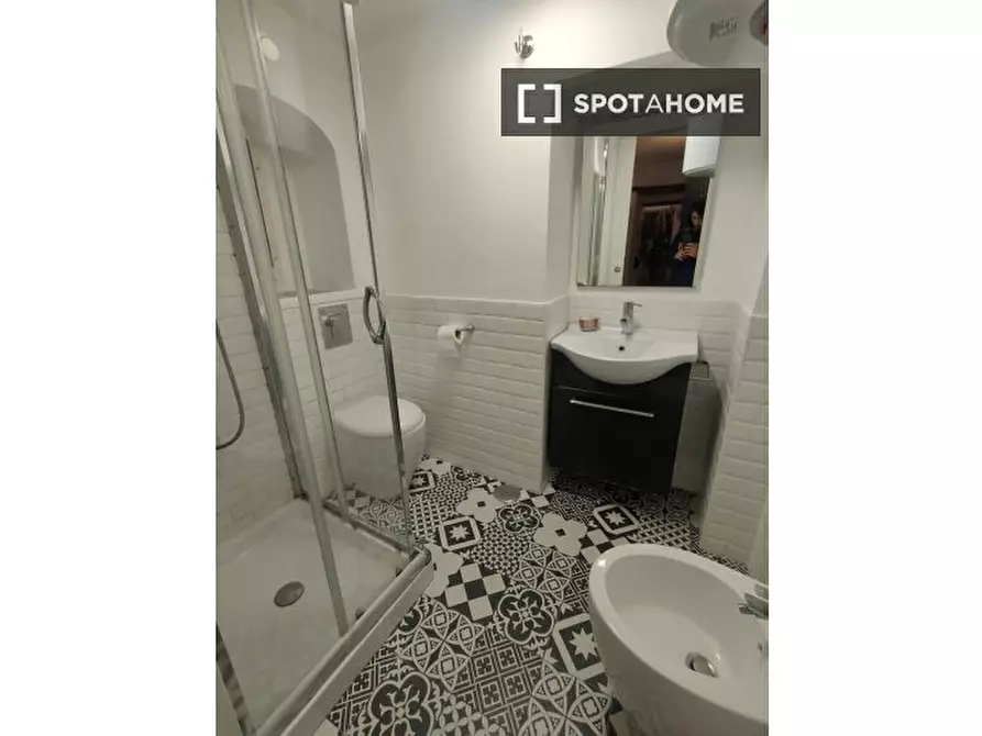 Immagine 2 di Appartamento in affitto  in Vico Belledonne a Chiaia a Napoli