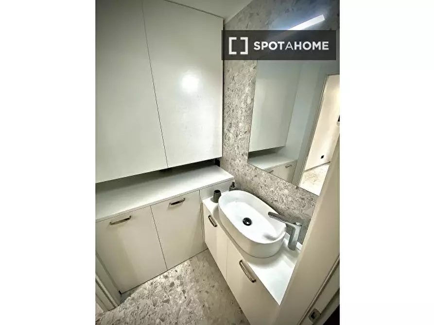 Immagine 12 di Ufficio in affitto  in Via Benefattori dell'Ospedale a Milano