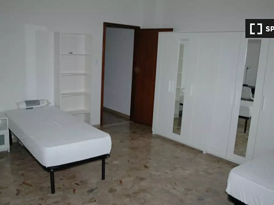 Immagine 17 di Camera condivisa in affitto  in Via Fossolo a Bologna