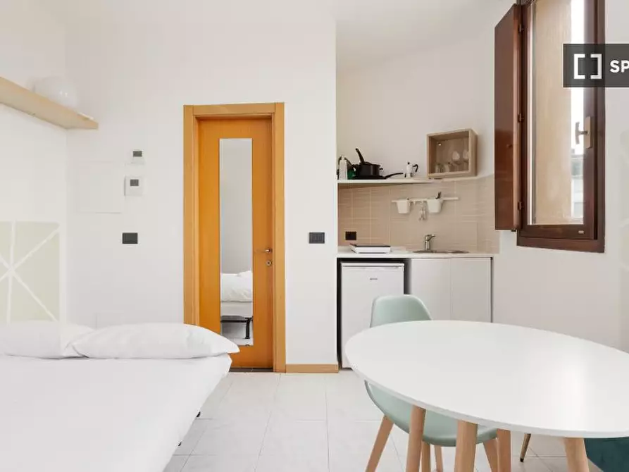 Immagine 2 di Ufficio in affitto  in Corso Magenta a Milano