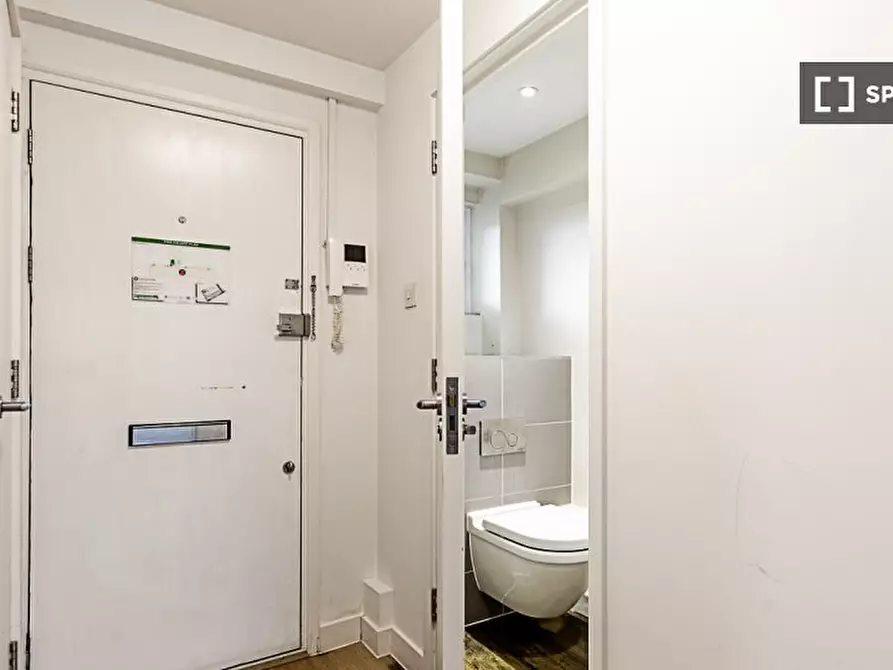 Immagine 13 di Appartamento in affitto  in Flat a 