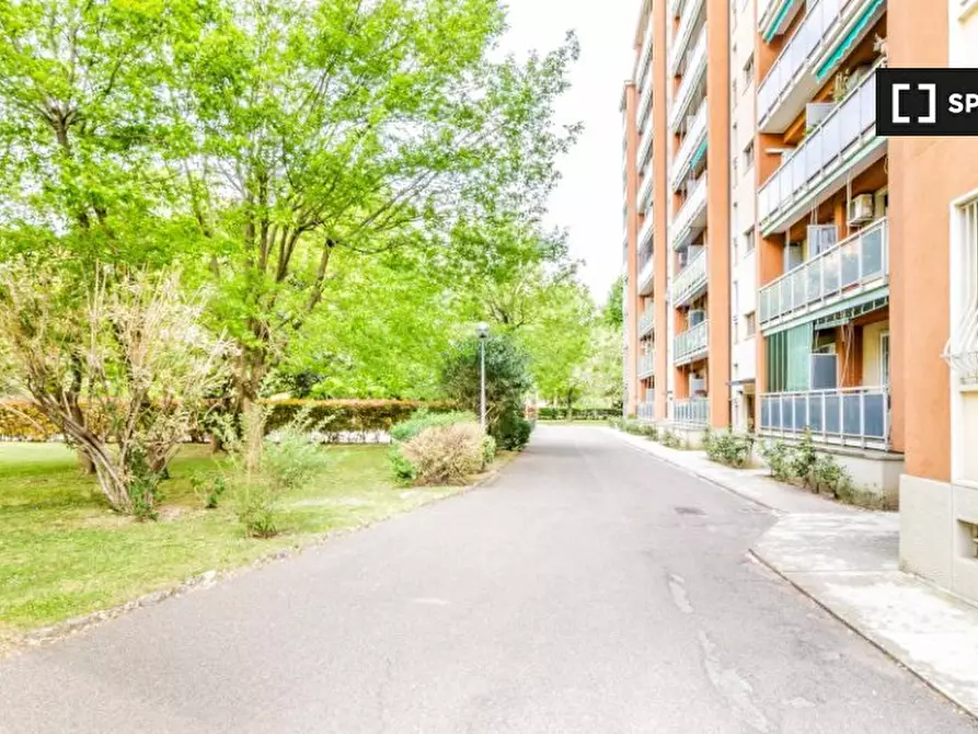 Immagine 14 di Camera condivisa in affitto  in Via degli Astri a Milano