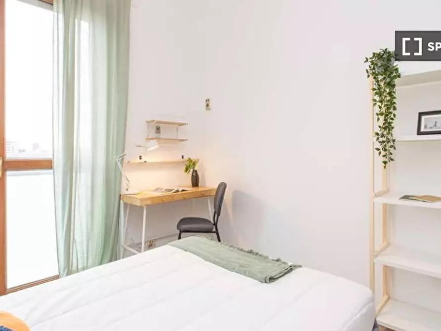 Immagine 6 di Camera condivisa in affitto  in Viale Sondrio a Milano