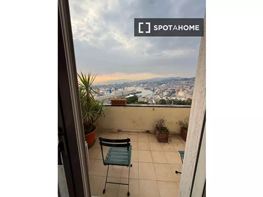 Immagine 1 di Appartamento in affitto  in Via Miramare a Genova