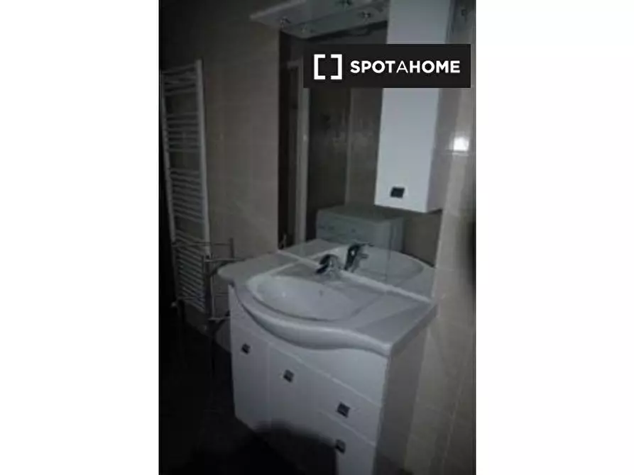 Immagine 7 di Camera condivisa in affitto  in Via Savena Antico a Bologna