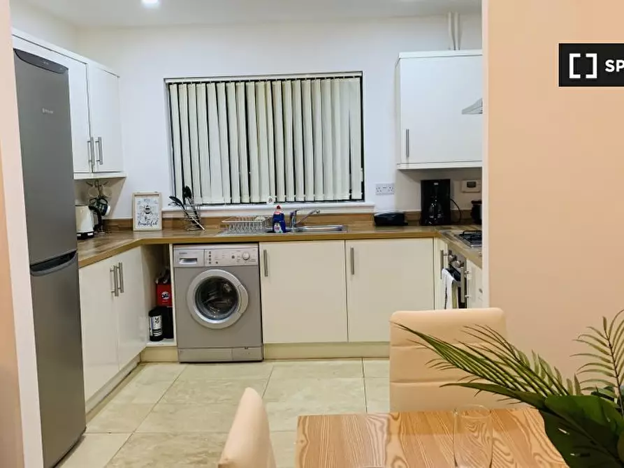 Immagine 11 di Camera condivisa in affitto  in Galleons Dr a Barking