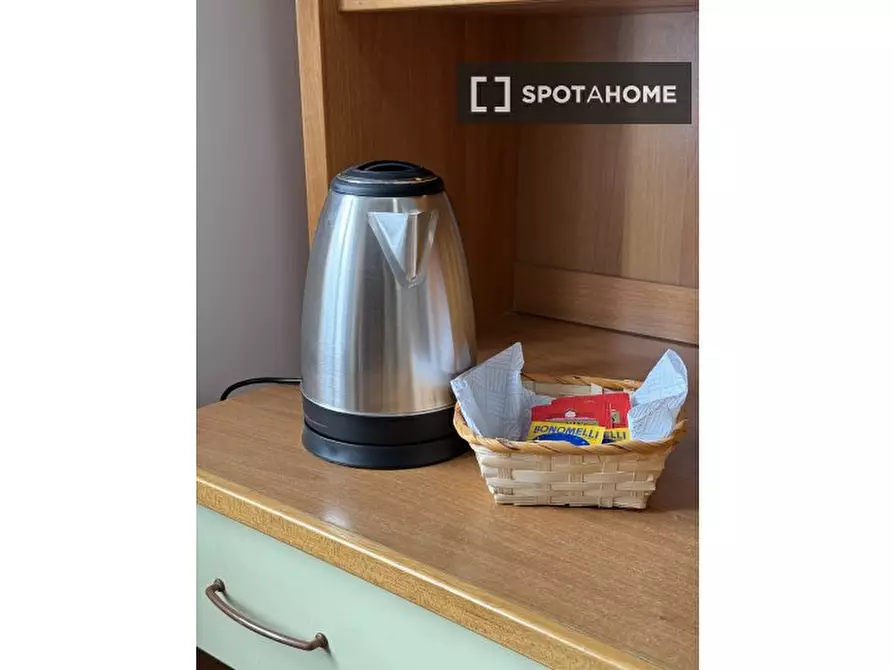 Immagine 8 di Camera condivisa in affitto  in Via Cerreto di Spoleto a Roma