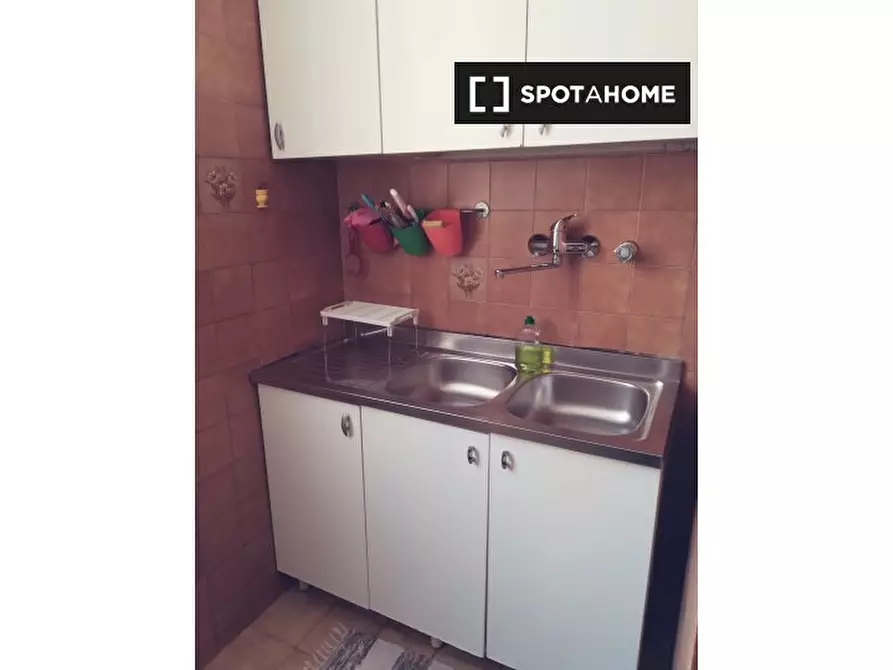 Immagine 5 di Camera condivisa in affitto  in Viale Eritrea a Roma