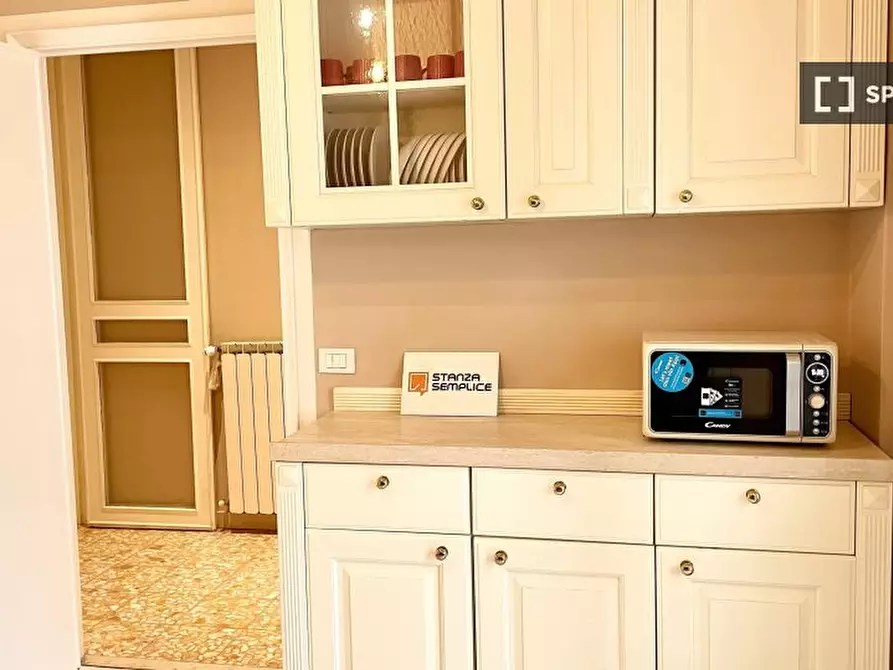 Immagine 13 di Camera condivisa in affitto  in LUNGARNO VESPUCCI a Firenze