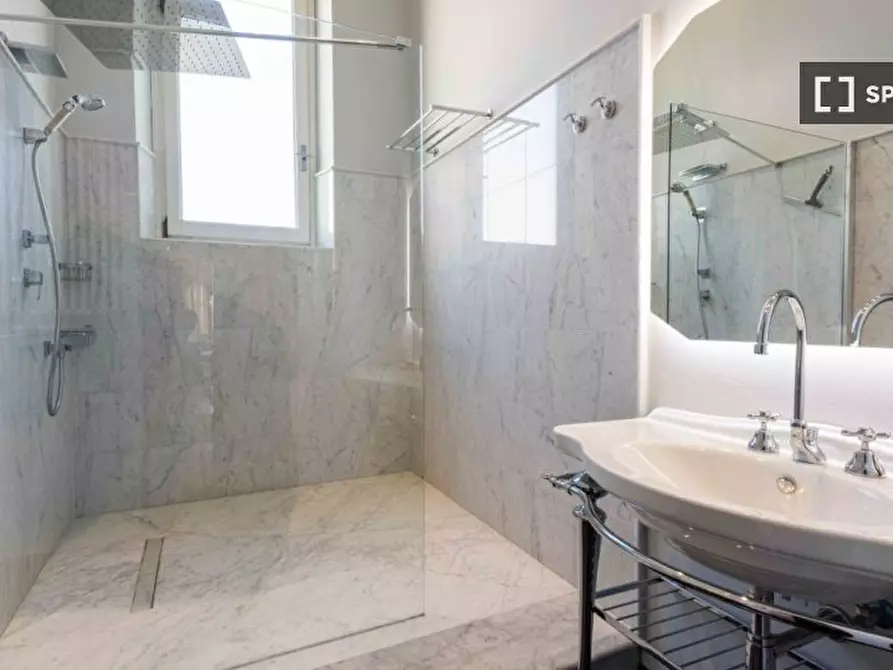 Immagine 8 di Appartamento in affitto  in Lungarno Amerigo Vespucci a Firenze