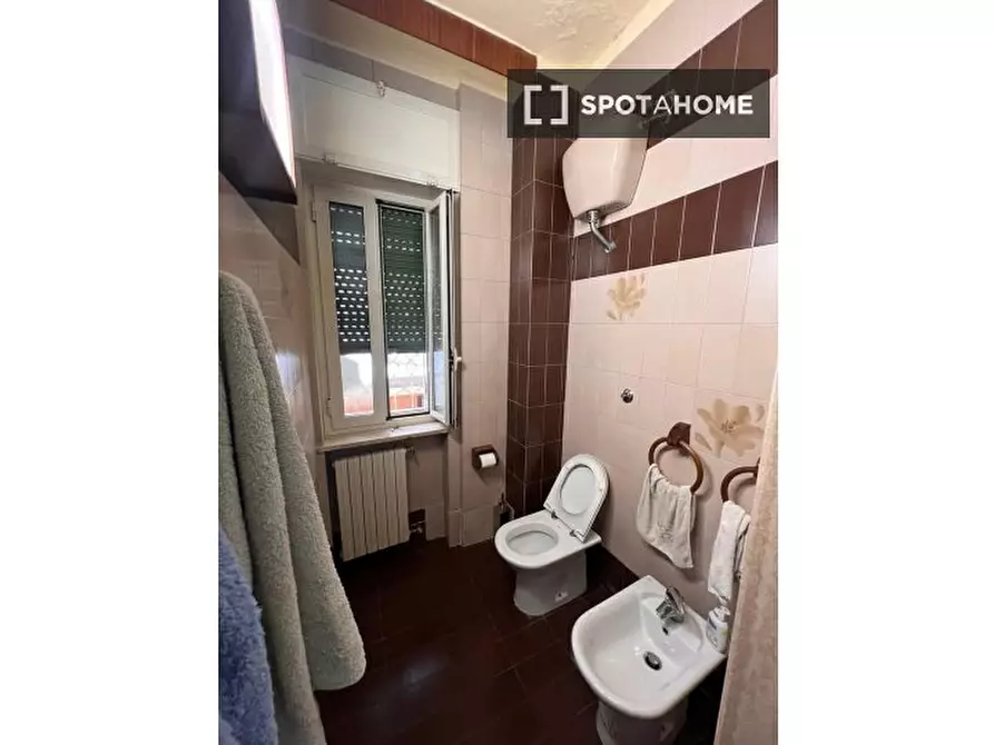 Immagine 7 di Camera condivisa in affitto  in Via Gabriele Jannelli a Napoli