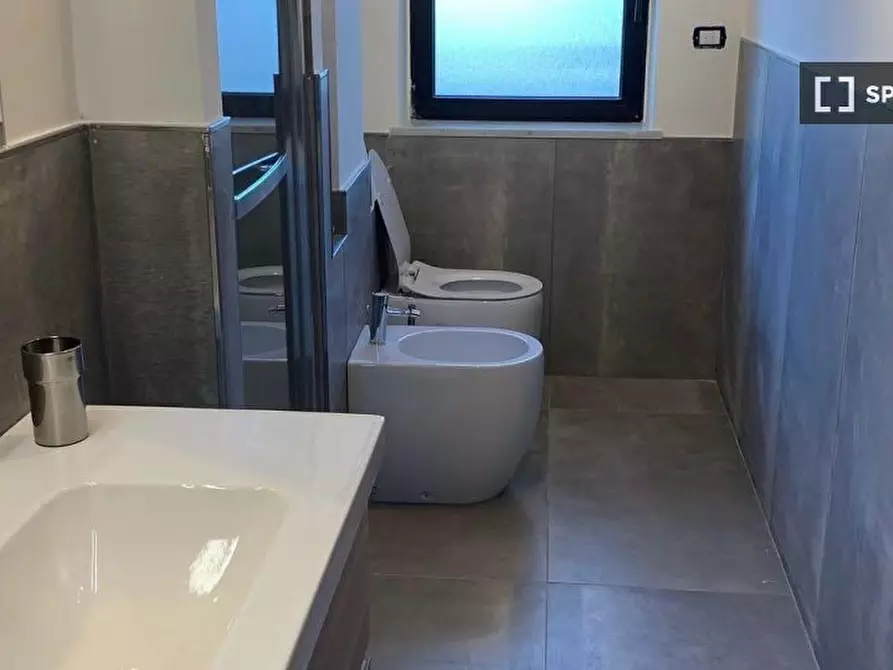 Immagine 12 di Camera condivisa in affitto  in Via Pasquale Frustaci a Napoli